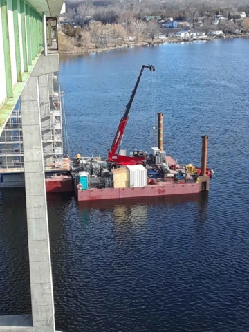 Scaffolding instillation on pier 6