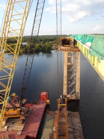 Preparing girder to be lifted