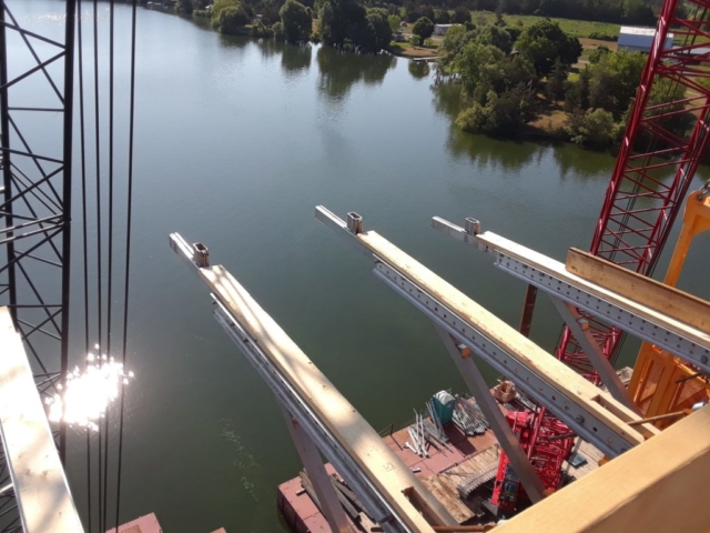 Installation of brackets for platform work