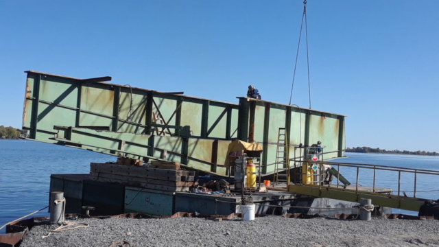 Dismantling the Hammer Head girder