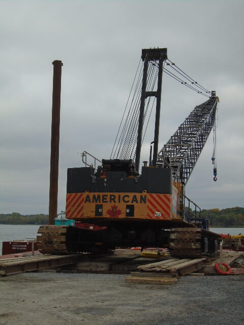 Removing the 200 ton crane from the barge