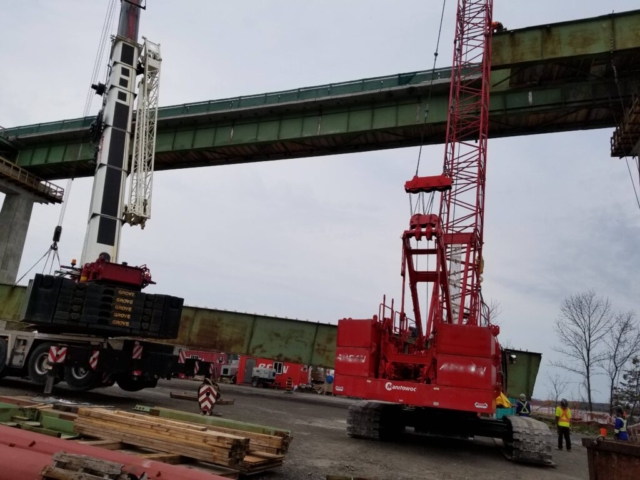 Approach girder mid-lift