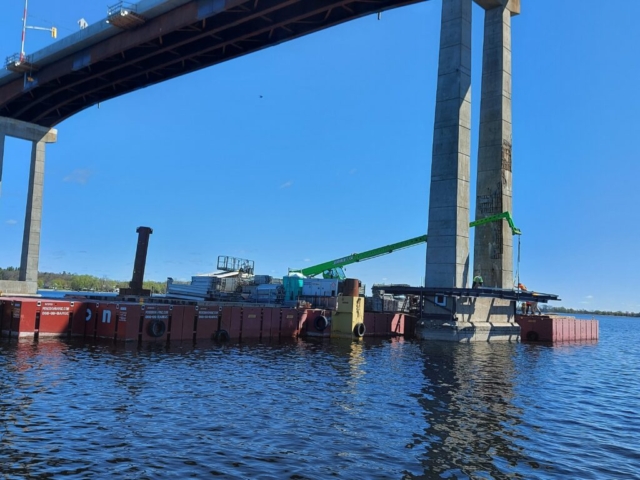 Expanded view of the erection of scaffolding on pier 10