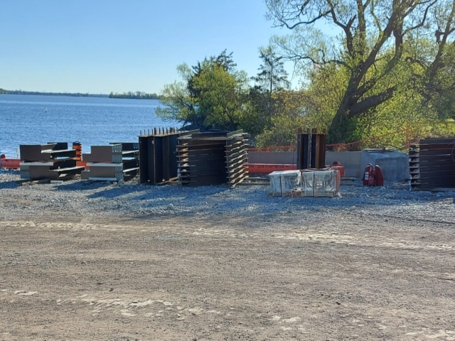 Arrival of girder pieces for the installation of the new girders