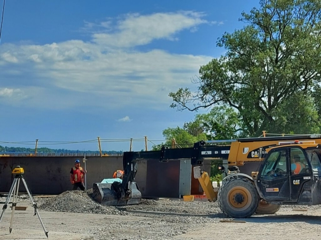 Constructing a new crane pad for girder erection