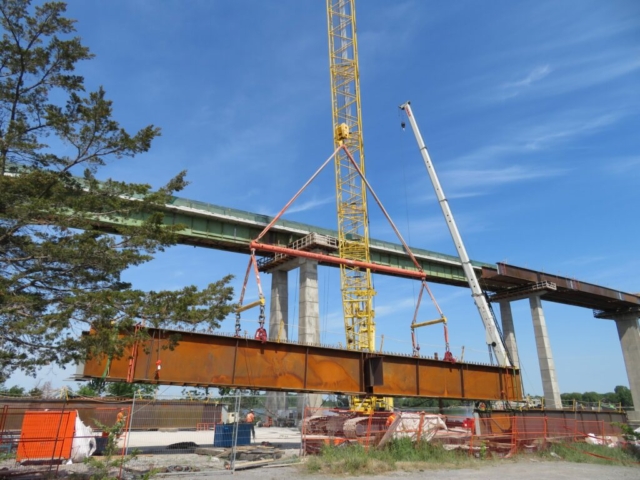 Starting to lift the pier 13 haunch girder