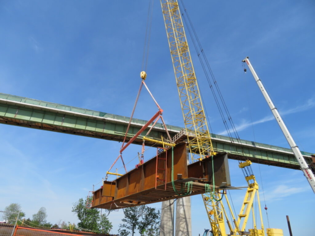 The 200 ton crane starting to lift the pier 13 haunch girder