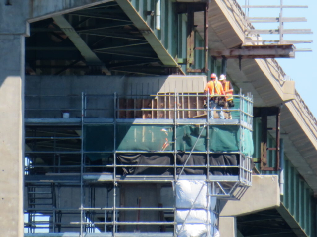 Building the formwork for concrete placement on pier 4