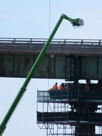 Concrete placement at the top of pier 4