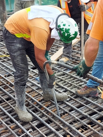 Vibrating concrete in the deck diaphragm