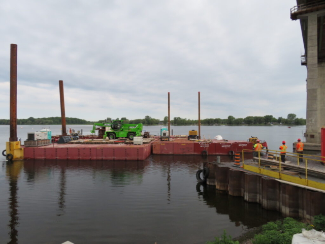 Bringing the barges into the dock