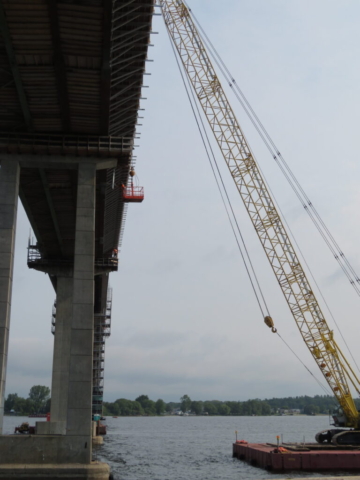 200-ton crane lifting the cage for drain installation