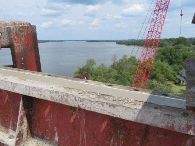 Finishing concrete / barrier wall formwork