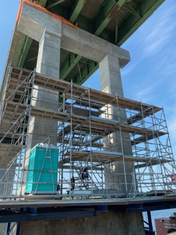 Scaffolding removal on pier 4