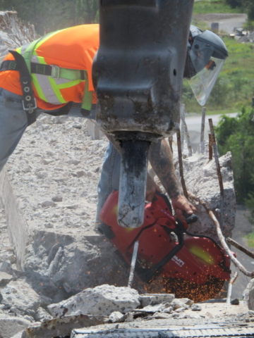 Cutting the rebar during the overhang demolition