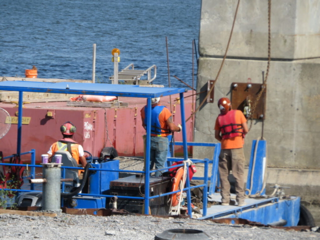 Attaching the cables to the anchor plate