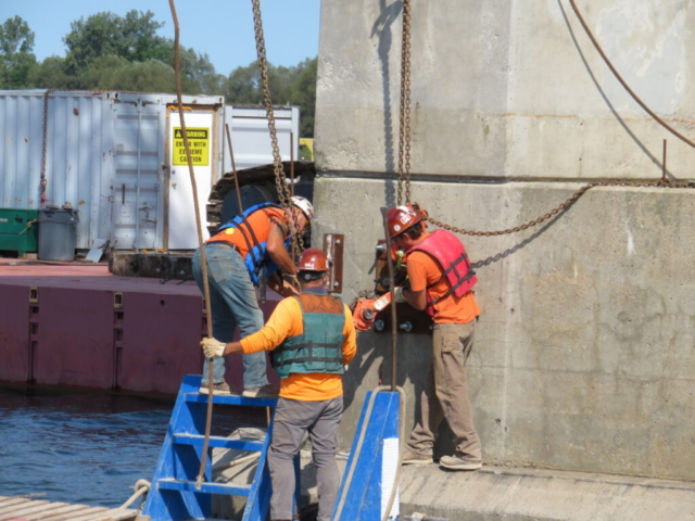 Tightening the anchor cable at the anchor plate