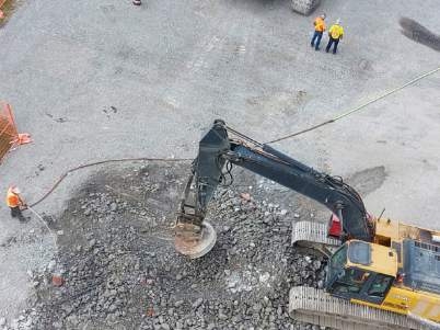 Using the magnetic attachment to sort rebar from the concrete rubble