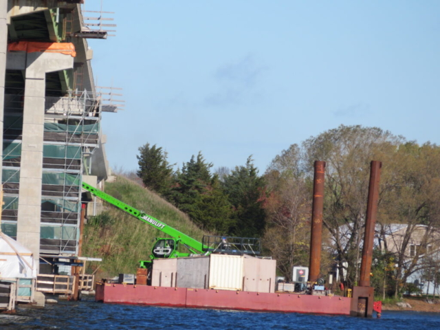 Manlift on the barge at pier 3