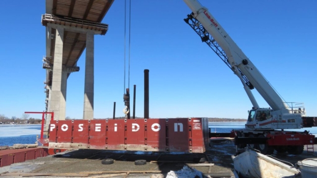160-ton crane lifting a barge section