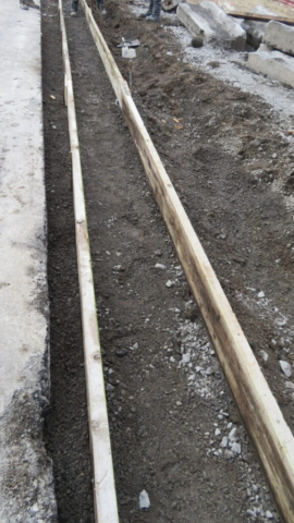 Section of temporary curb and gutter formwork