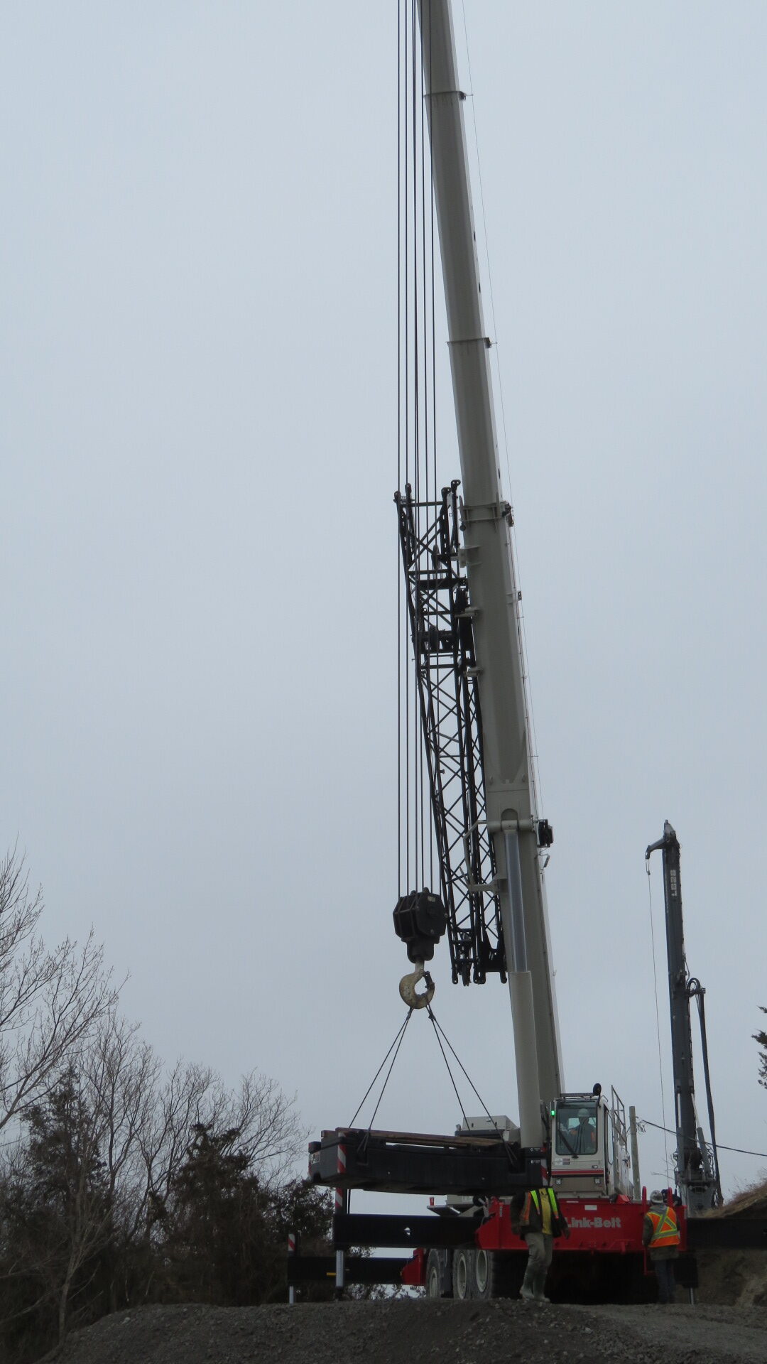 Installing the counter weights on the crane