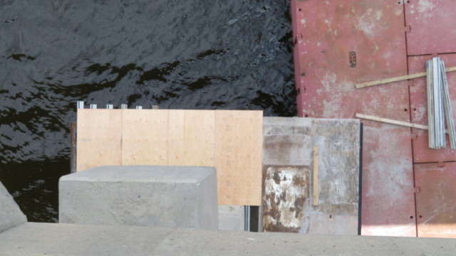 Looking down at the pier 1 scaffolding base