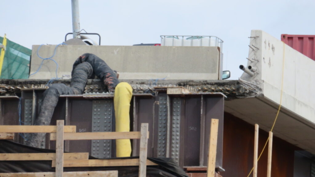 Heating and housing pier cap 16 concrete