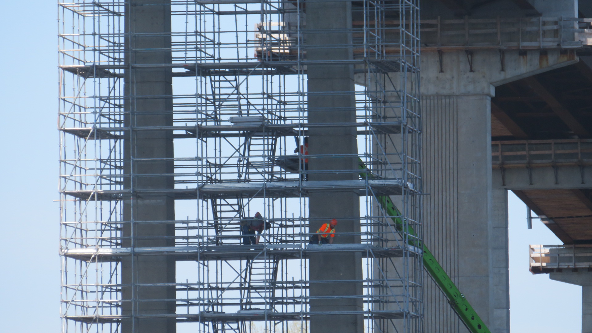 Close-up pier 9 scaffolding instillation
