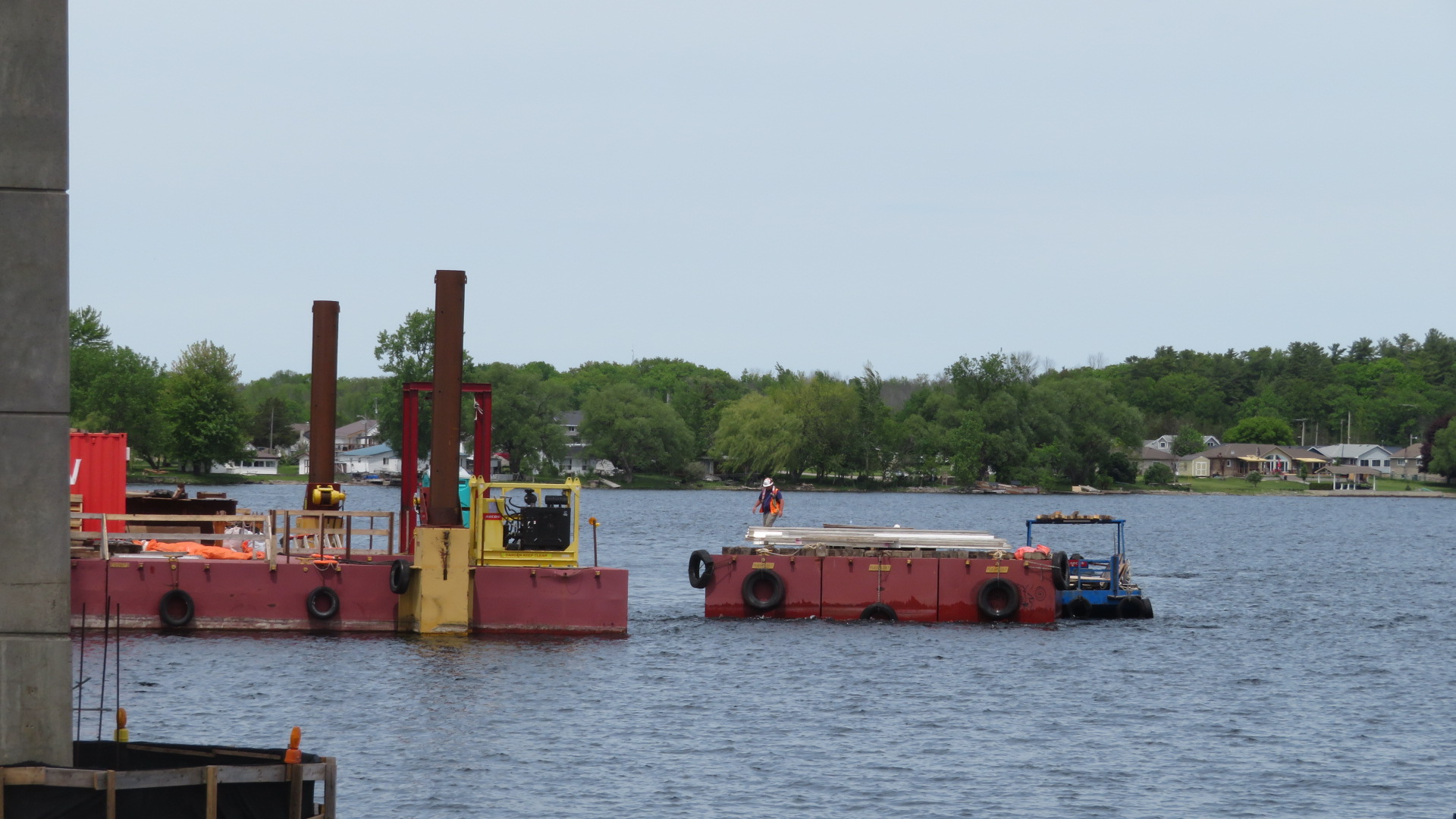 Delivering equipment with the service barge