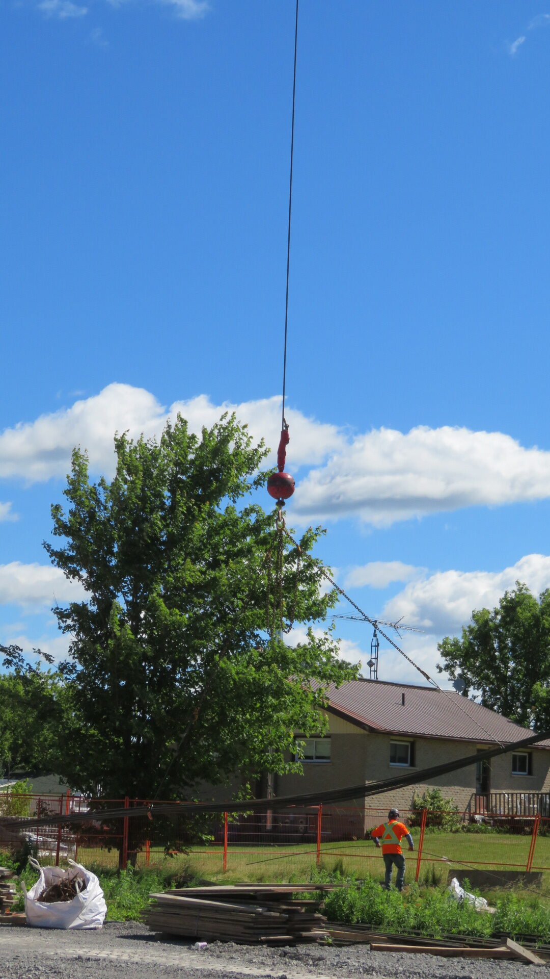 Preparing to lift rebar with the 110-ton crane