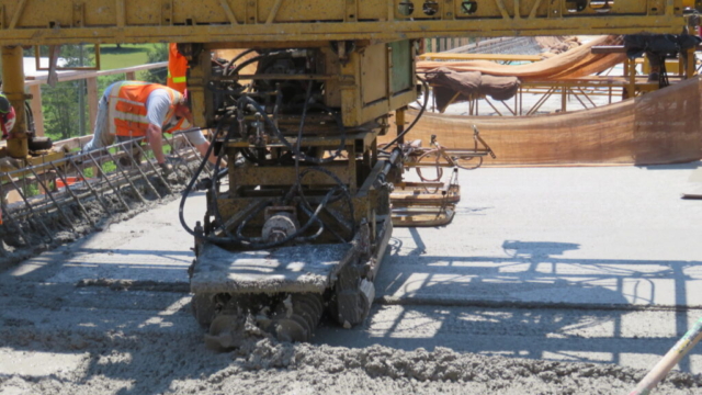 Close-up of the concrete finisher