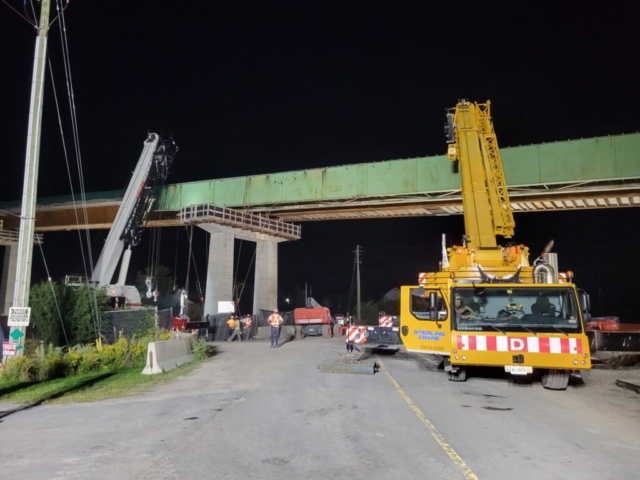 Setting-up the 200 and 160-ton cranes for approach girder removal