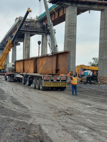 Delivering the new girders