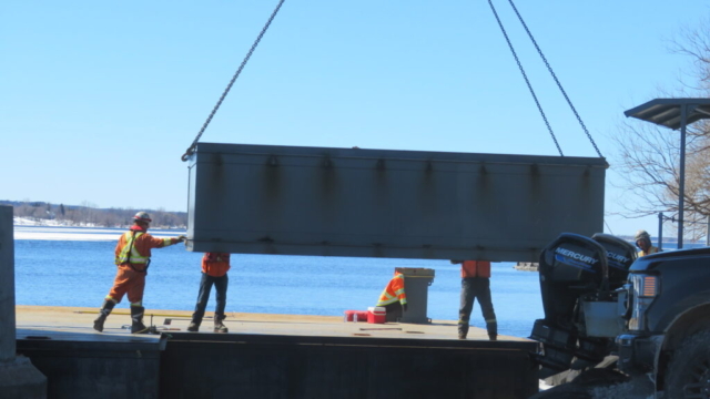 Lowering the barge section into place