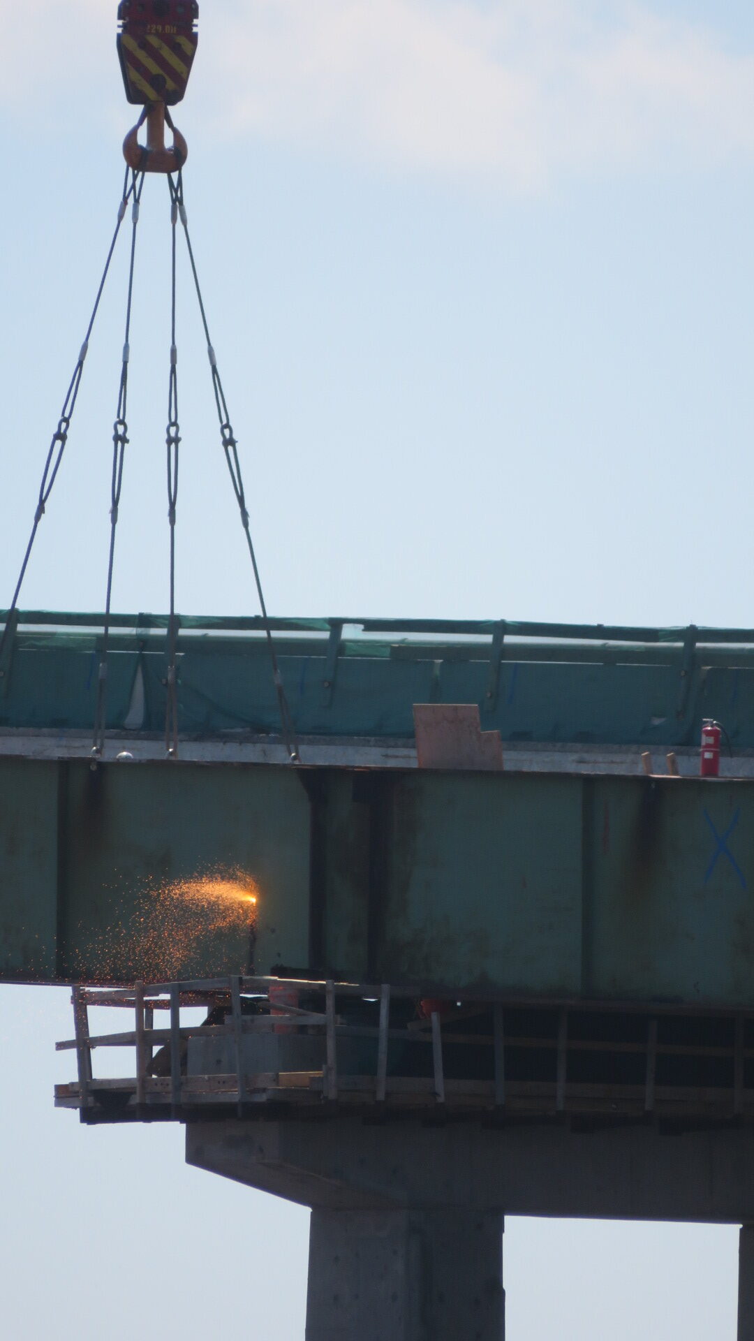 Expanded view, torch cutting the 5th girder section