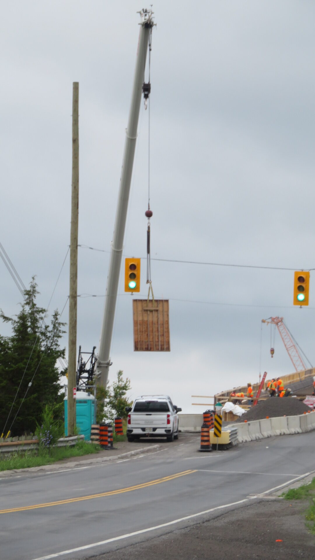 200-ton crane removing the north abutment formwork