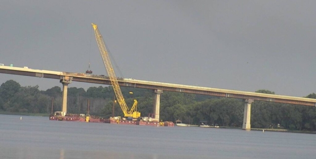 200-ton crane removing barrier wall formwork