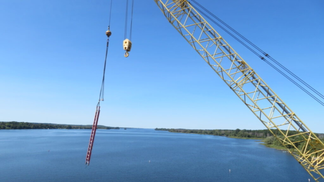 200-ton crane removing the ladder