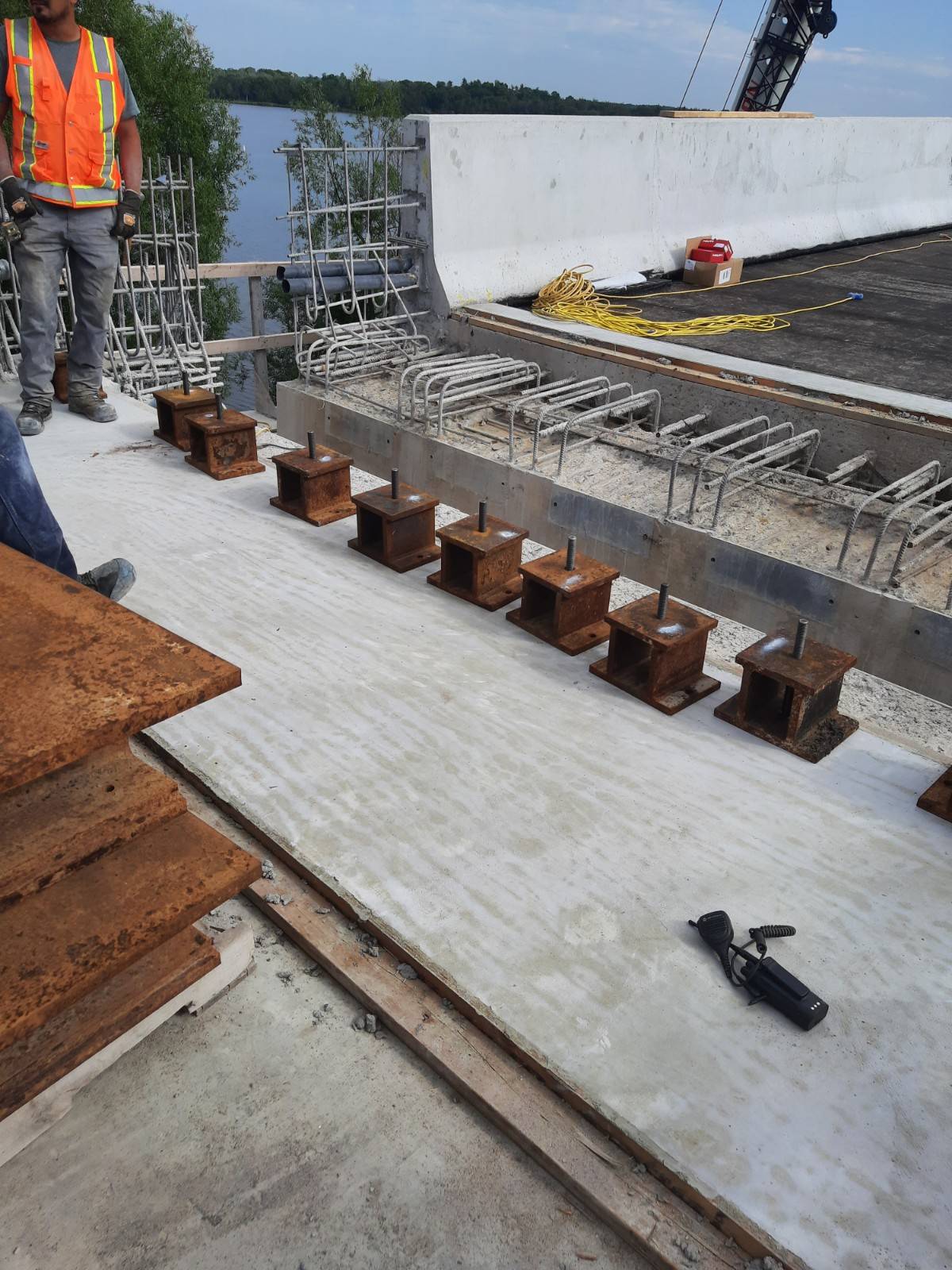 Preparing for the temporary reinforced deck panels